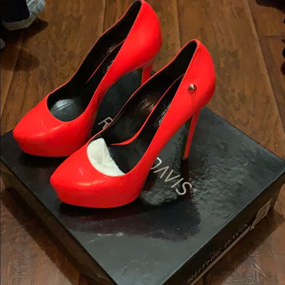 RUTHIE DAVIS RAY CLEMENTINE stud detail heels